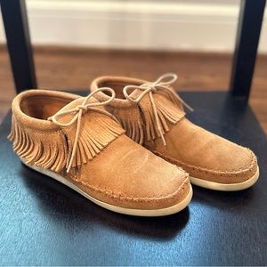 Minnetonka Venice Moc Fringe Sneaker / Bootie.